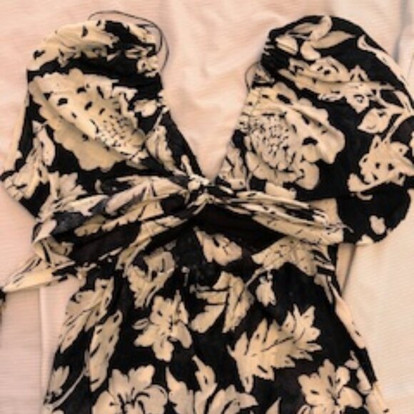 MANGO Floral - Print Flowy Blouse - Picture 3 of 5